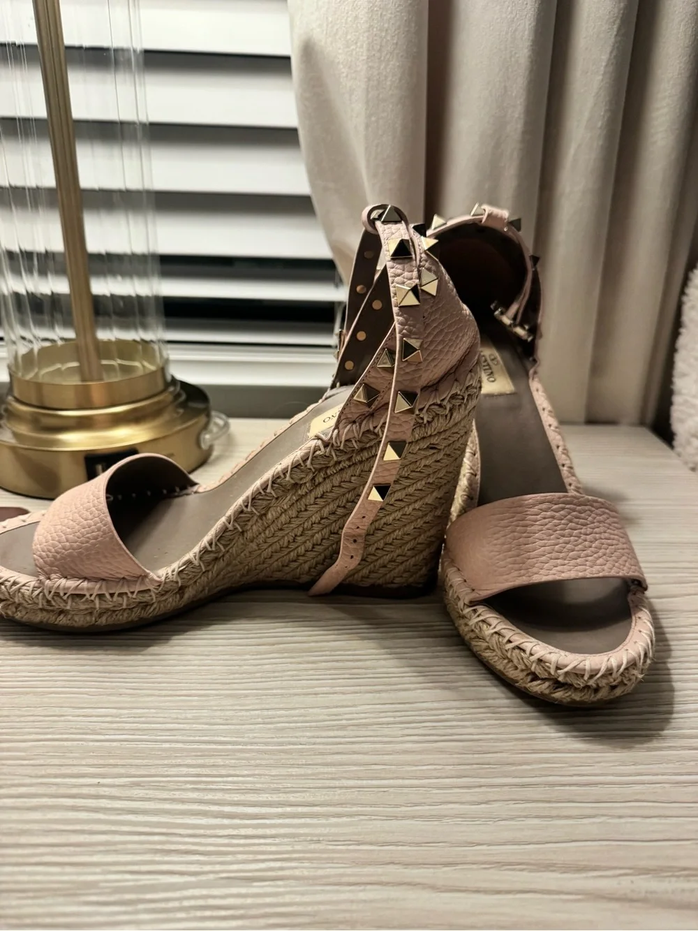 VALENTINO GARAVANI AUTHENTIC blush pink rockstud espadrills. ORIGINAL PACKAGING